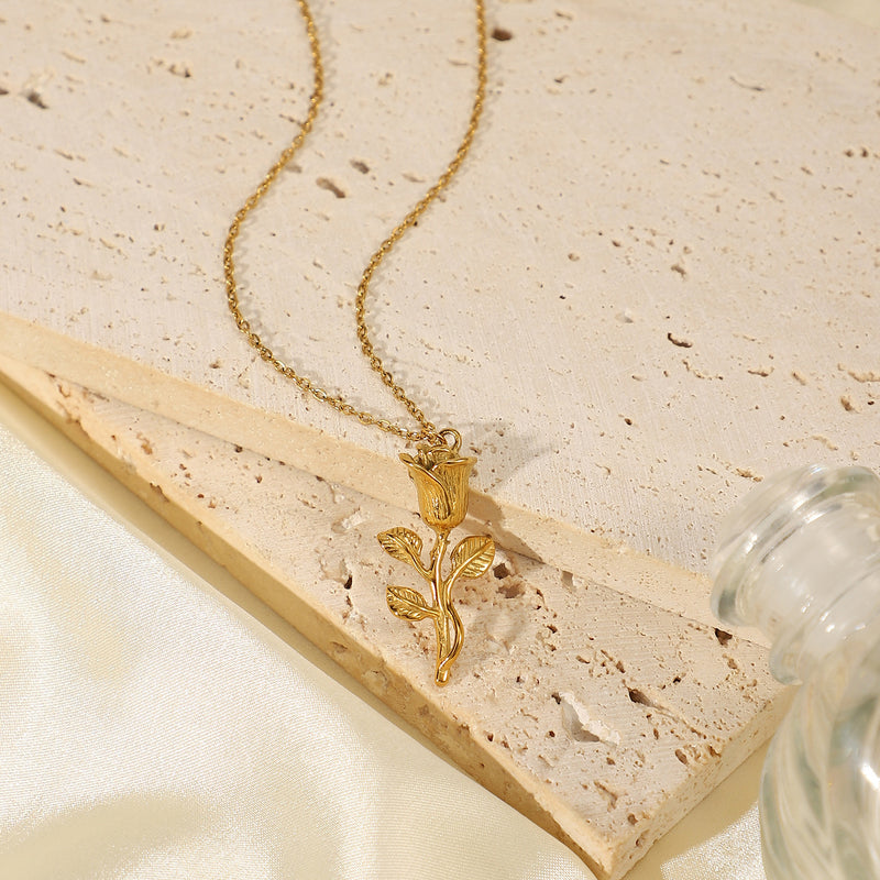 18K Gold Plated Three-dimensional Rose Pendant Necklace